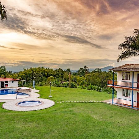 Hotel Rancho Chihuahua Filandia Exterior foto