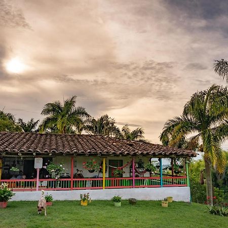 Hotel Rancho Chihuahua Filandia Exterior foto