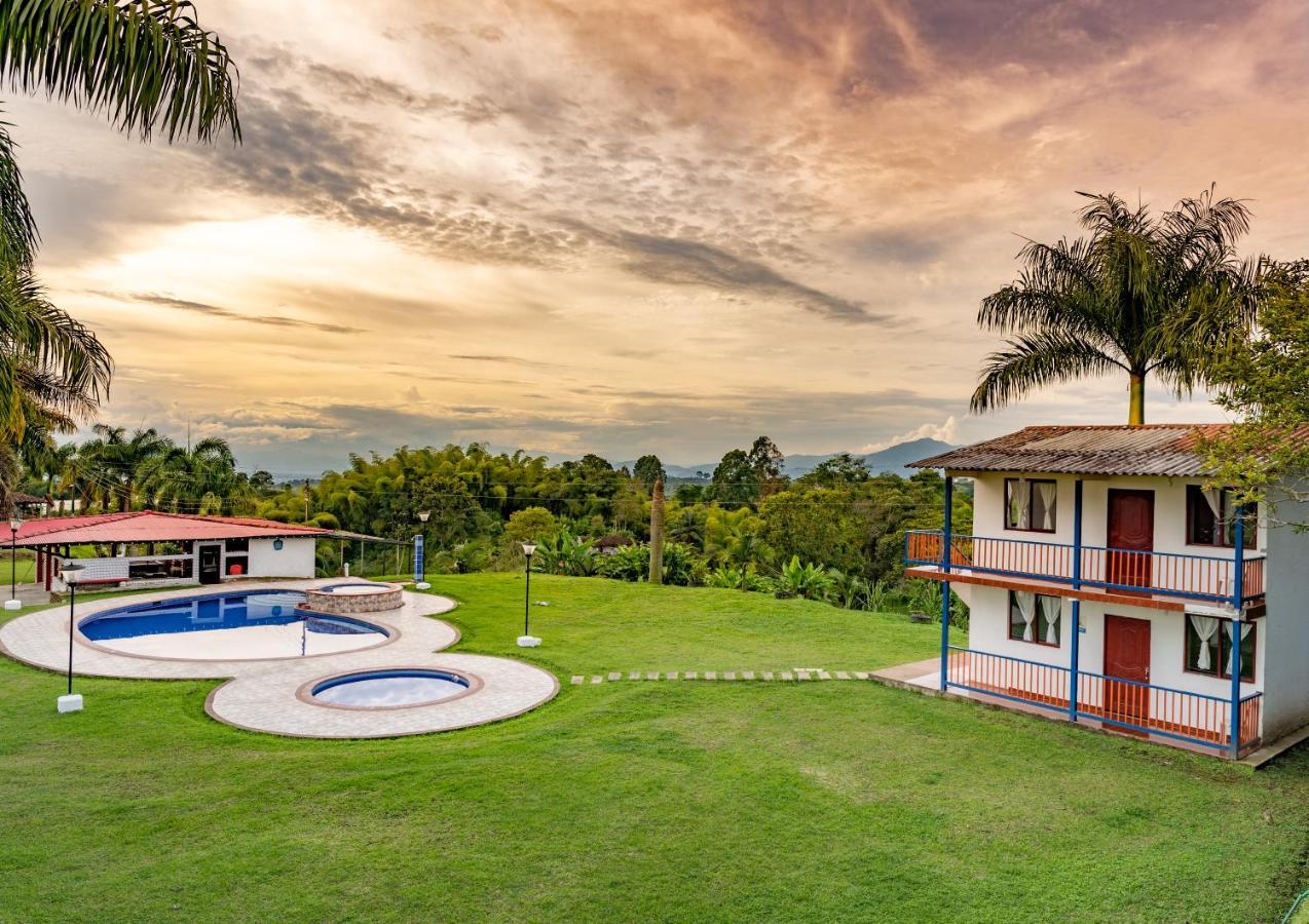 Hotel Rancho Chihuahua Filandia Exterior foto