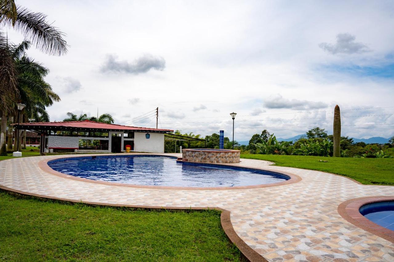 Hotel Rancho Chihuahua Filandia Exterior foto