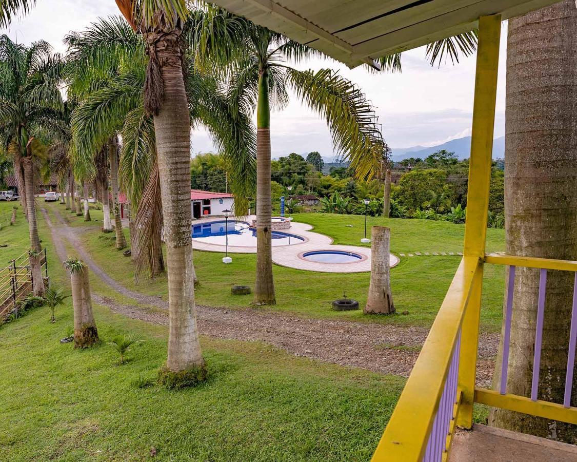 Hotel Rancho Chihuahua Filandia Exterior foto